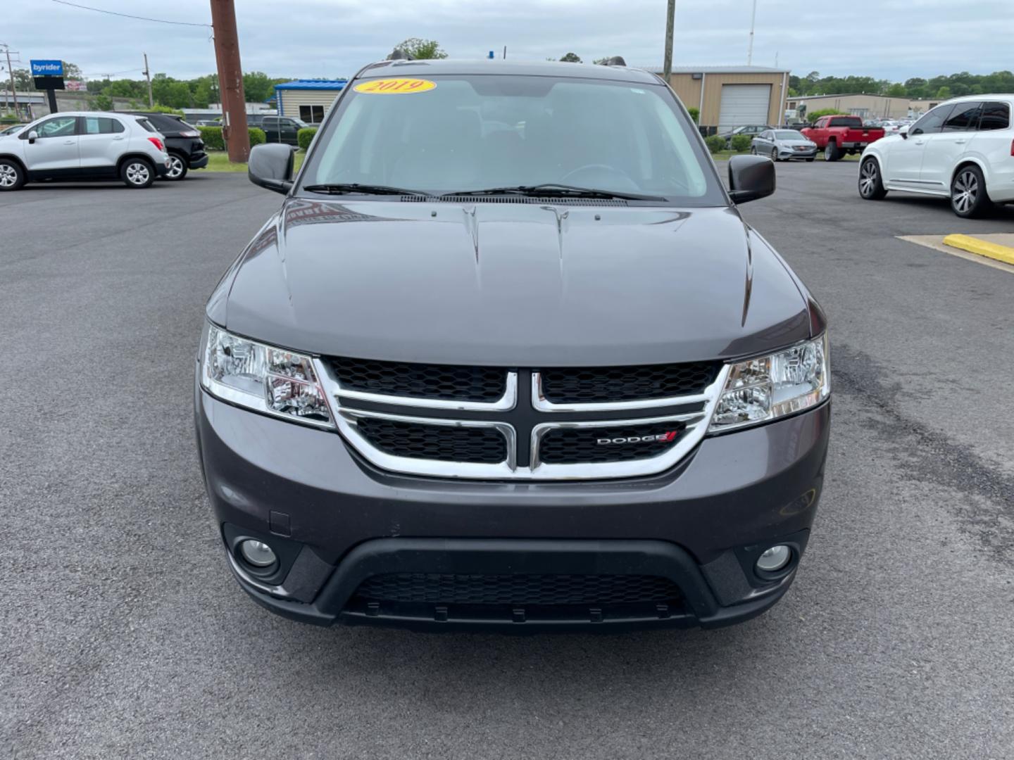 2019 Silver Dodge Journey (3C4PDCBG4KT) with an V6, 3.6 Liter engine, Automatic, 4-Spd w/AutoStick transmission, located at 8008 Warden Rd, Sherwood, AR, 72120, (501) 801-6100, 34.830078, -92.186684 - Photo#2